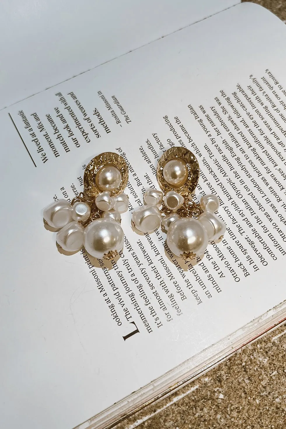 CHIC PEARLS EARRINGS