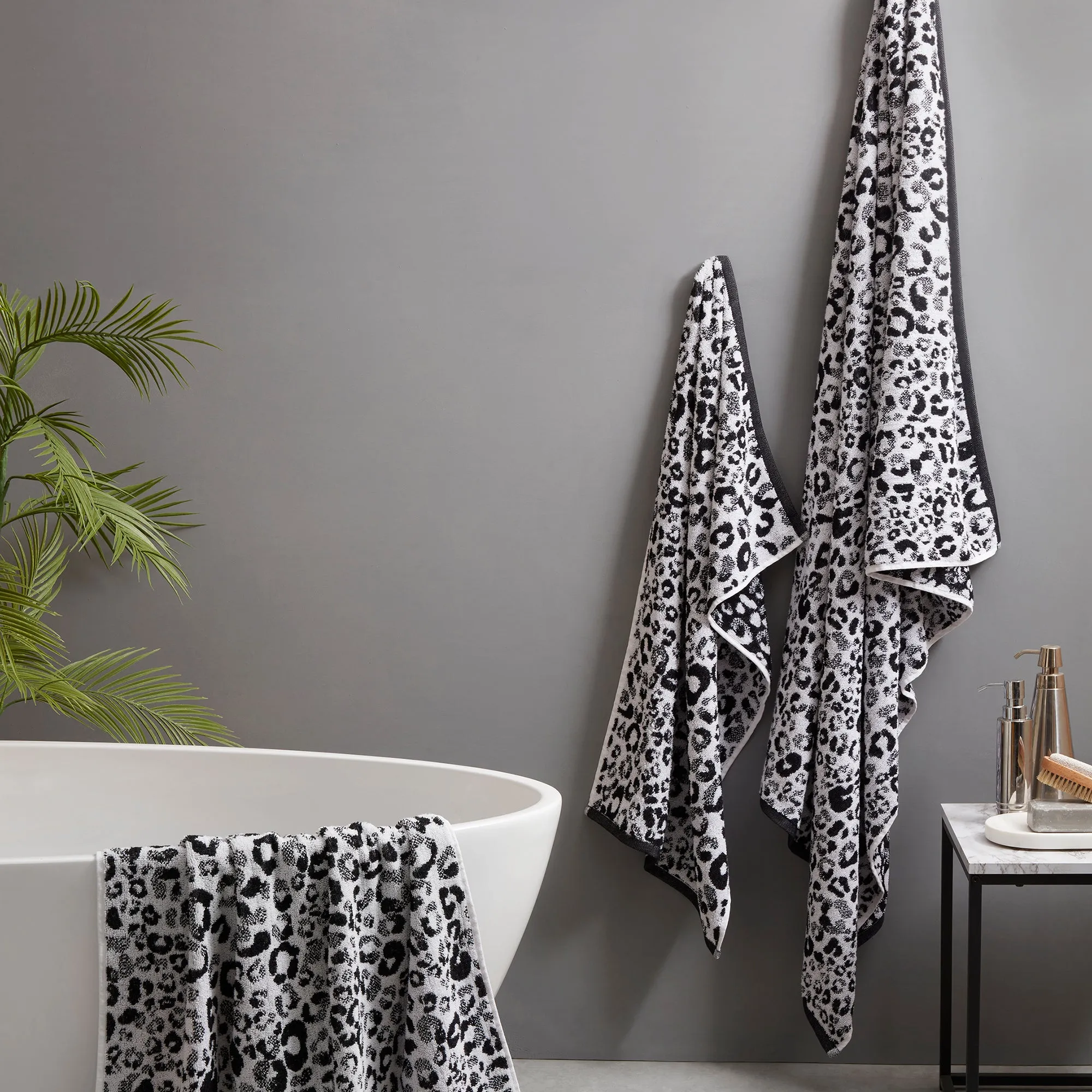 Fusion Animal Print Towel - Black