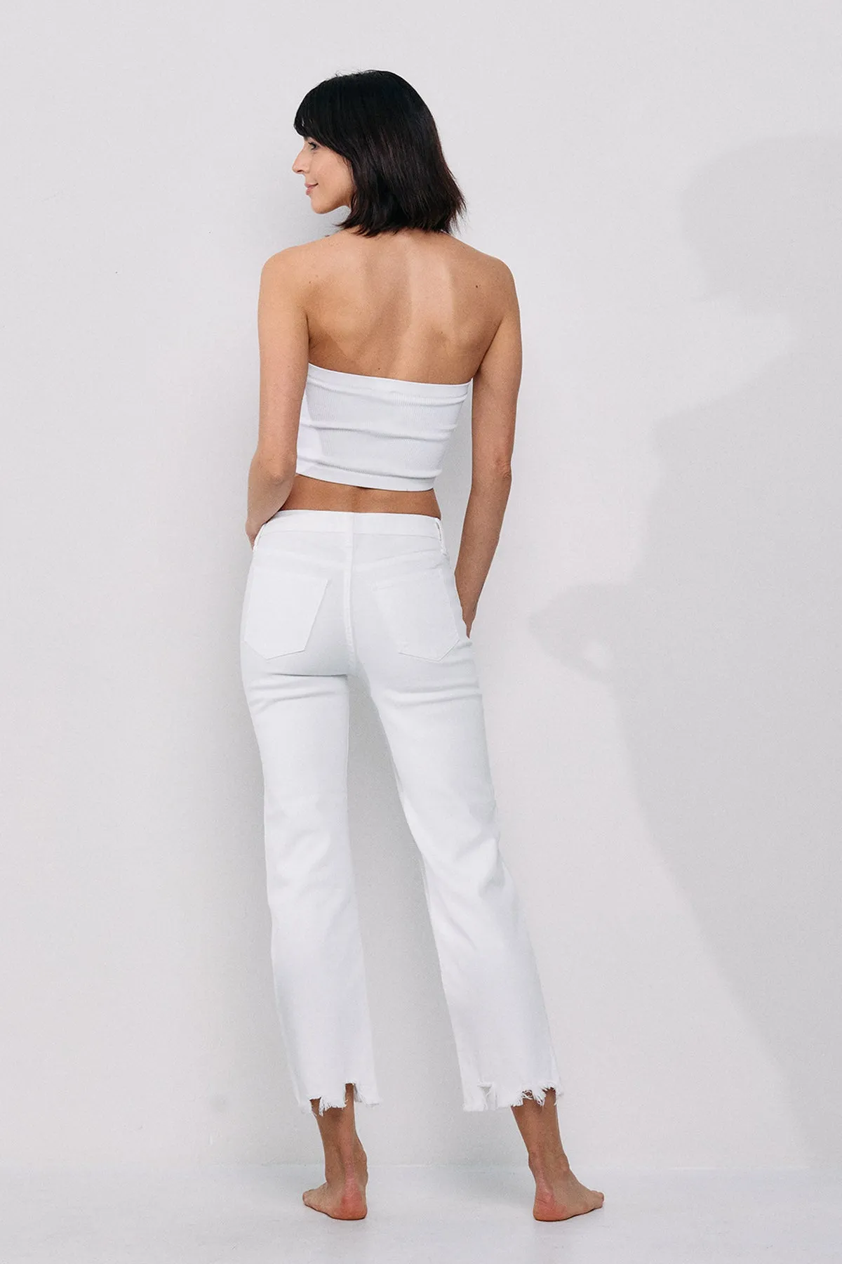 MID RISE KICK FLARE JEANS WITH FRAYED HEM IN WHITE  / SP-P10626WT