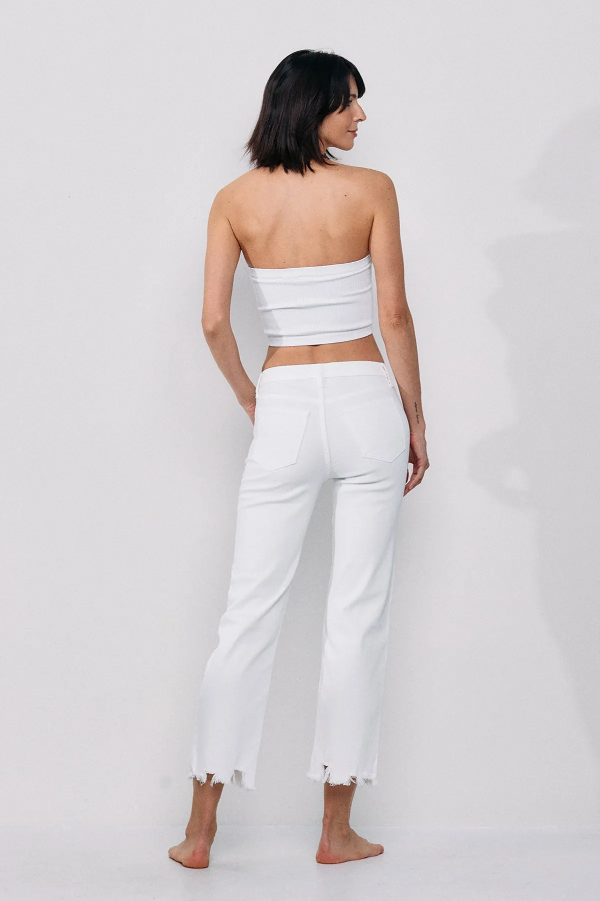 MID RISE KICK FLARE JEANS WITH FRAYED HEM IN WHITE  / SP-P10626WT